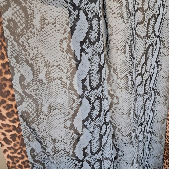 Blue Snake Print Kimono with Leopard Trim LISA RINNA COLLECTION - Picture 6 of 10